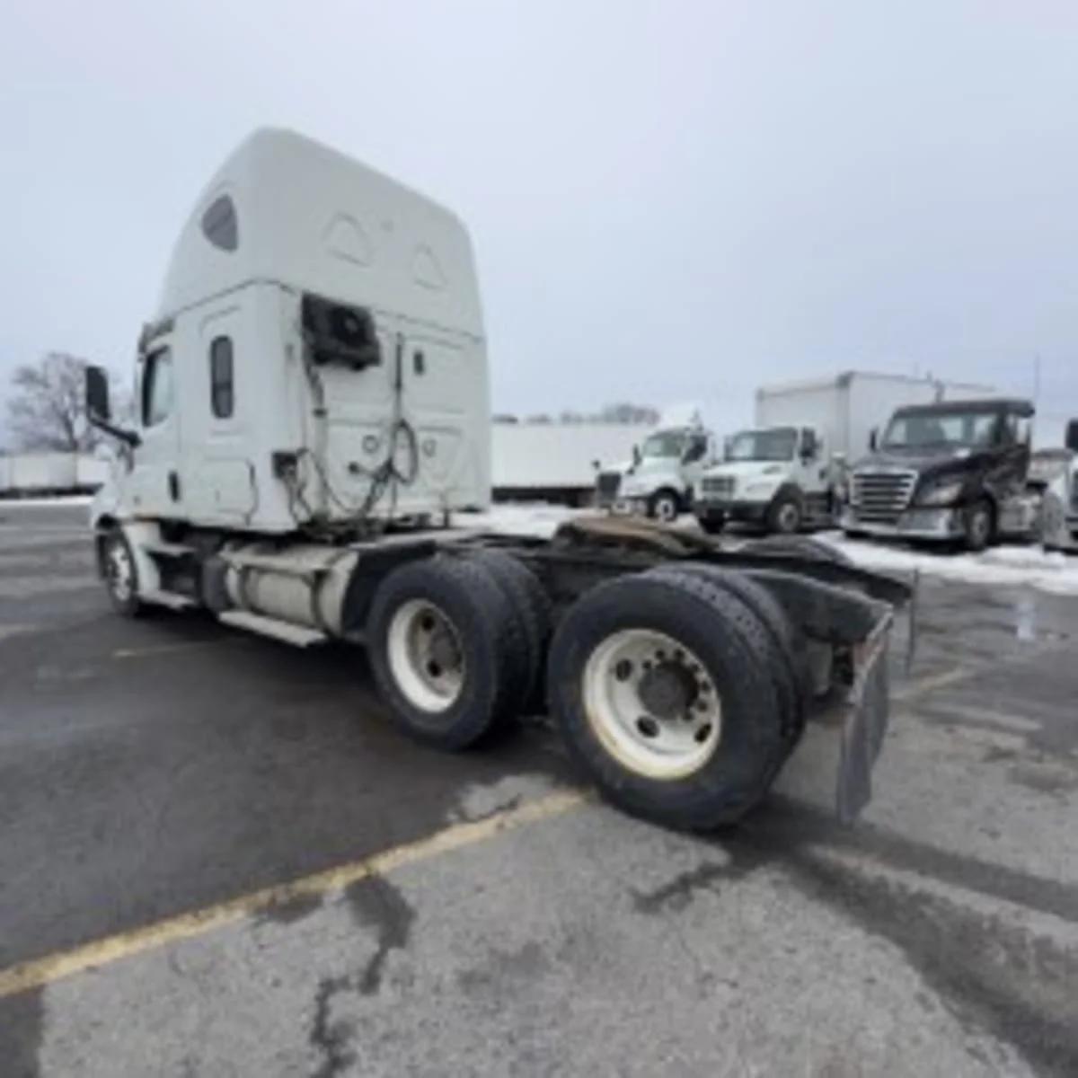 2020 Freightliner Cascadia in Syracuse, NY — photo 6