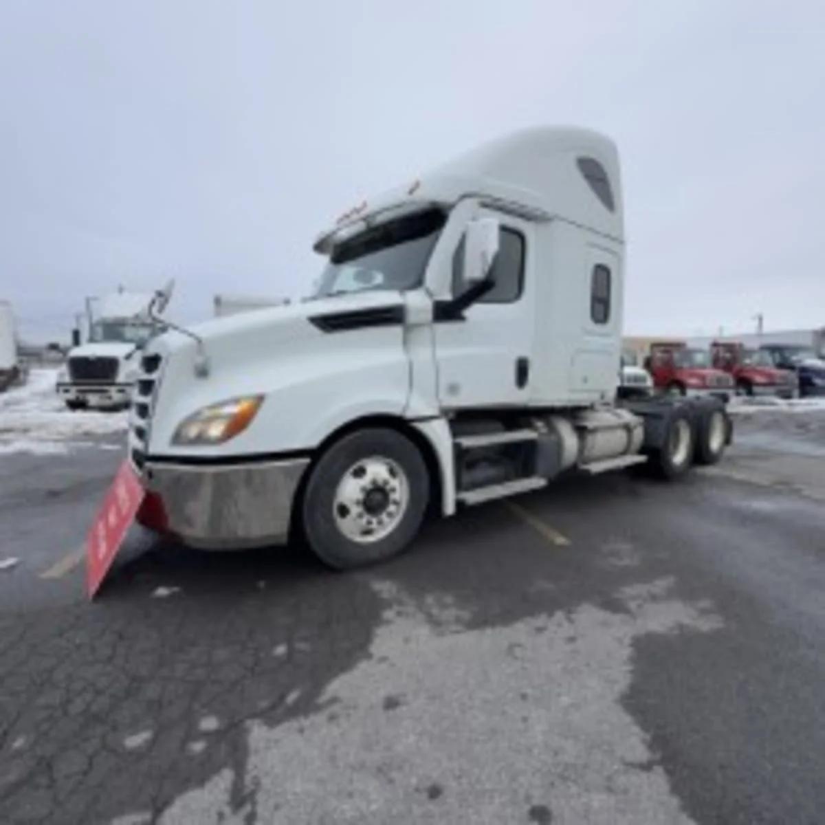 2020 Freightliner Cascadia in Syracuse, NY — photo 3