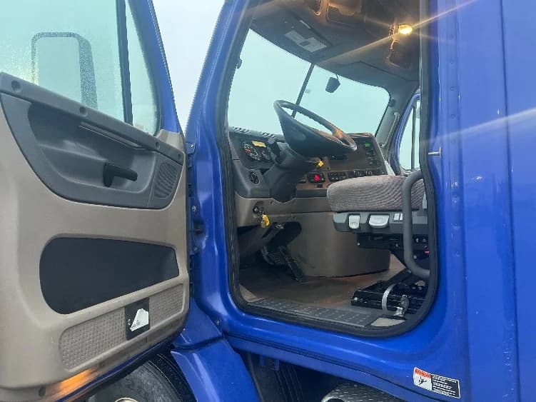 2020 Freightliner in Elkhart, IN — photo 9