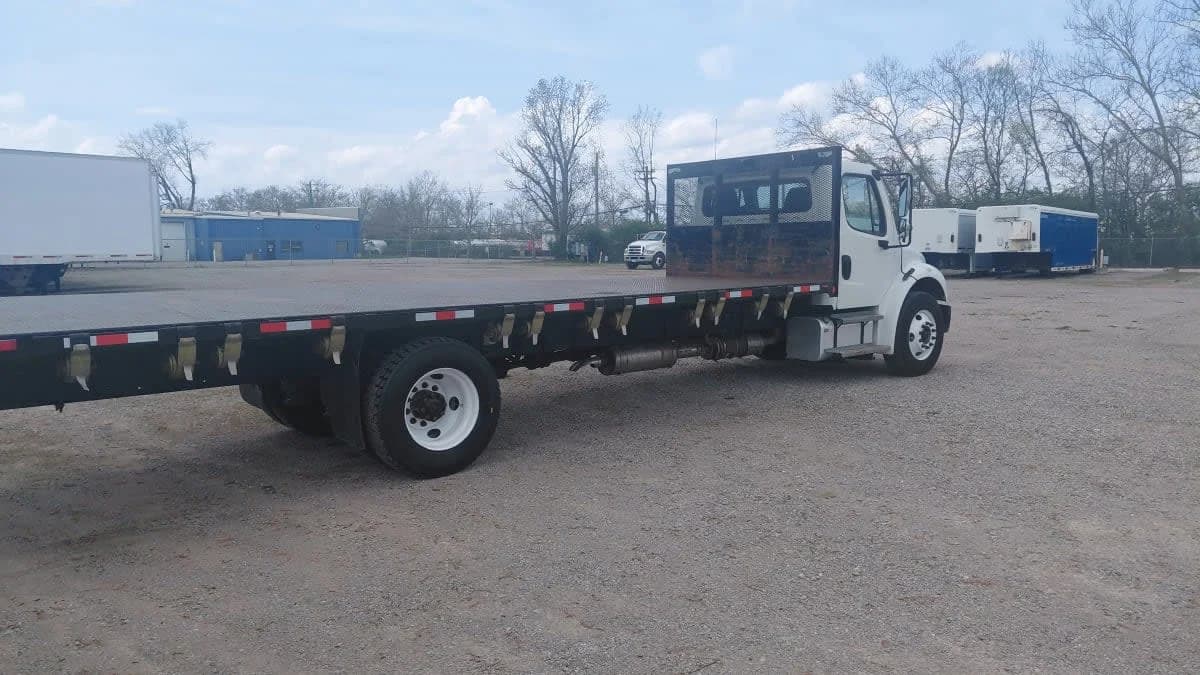 2014 Freightliner M2 106 in West Chester, OH — photo 4