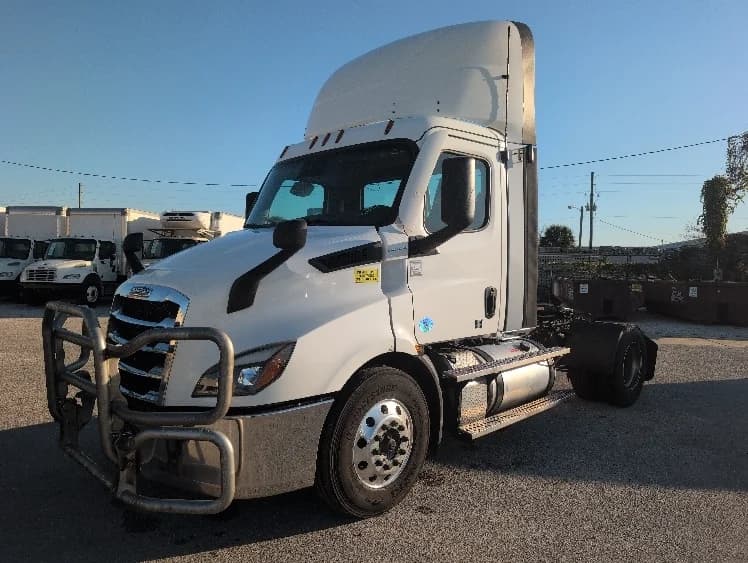 2020 Freightliner Cascadia in Ocala, FL — photo 3