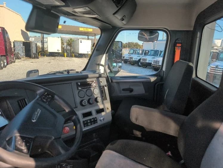 2020 Freightliner Cascadia in Ocala, FL — photo 10