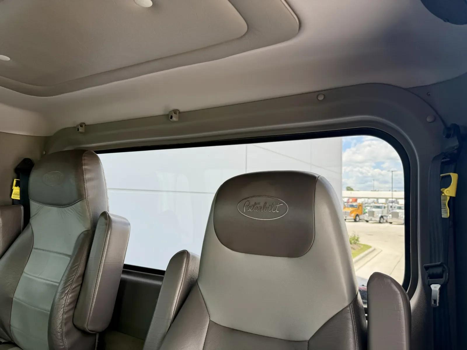 2021 Peterbilt 389 in New Lenox, IL — photo 20
