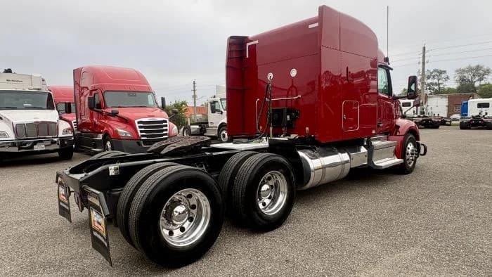 2022 Peterbilt 579 — photo 7