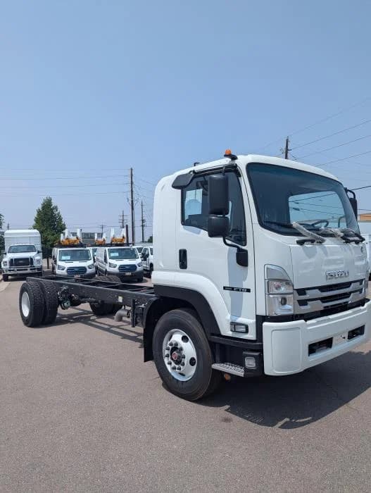 2025 Isuzu FTR in Elk Grove, CA — photo 5