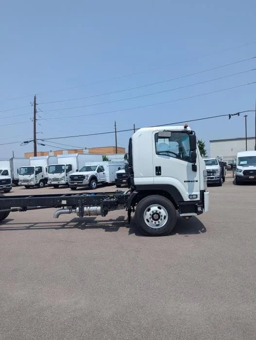 2025 Isuzu FTR in Elk Grove, CA — photo 6