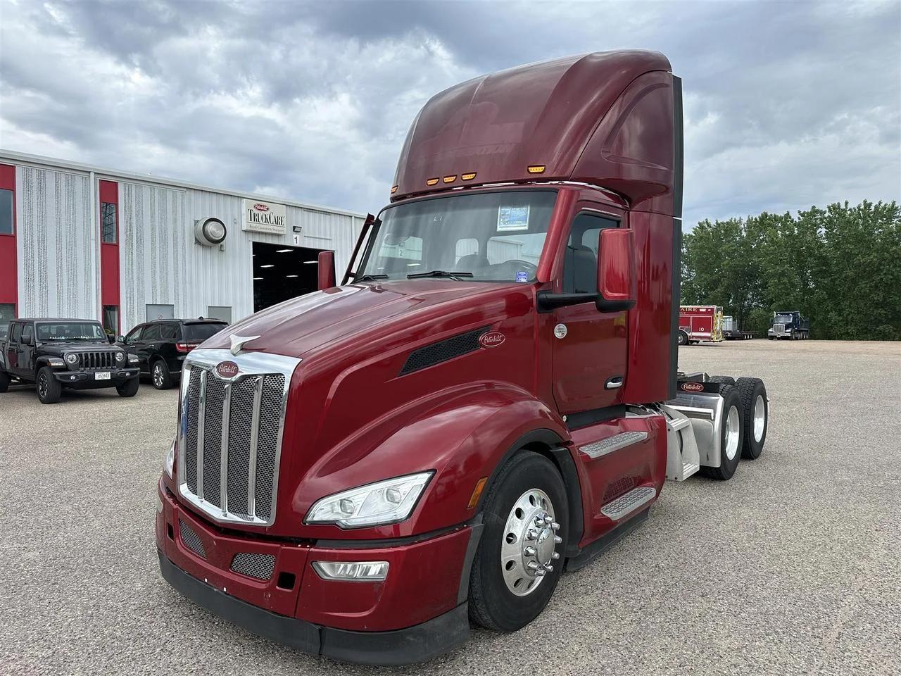2022 Peterbilt 579 in Eau Claire, WI — photo 12