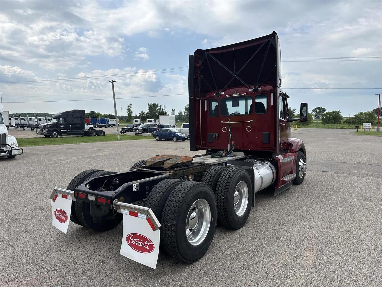 2022 Peterbilt 579 in Eau Claire, WI — photo 5