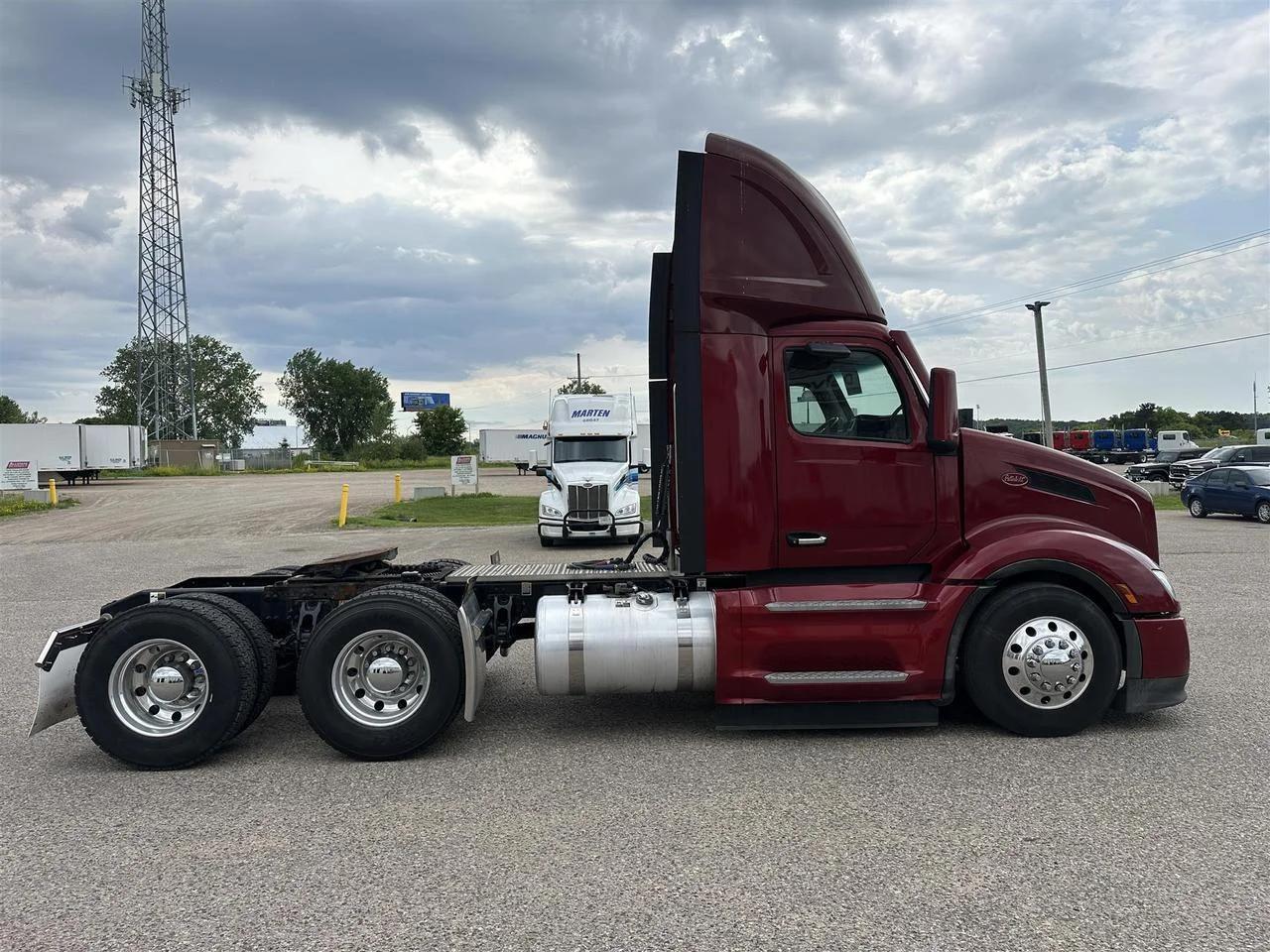 2022 Peterbilt 579 in Eau Claire, WI — photo 3