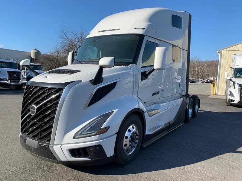 2025 Volvo VNL 660