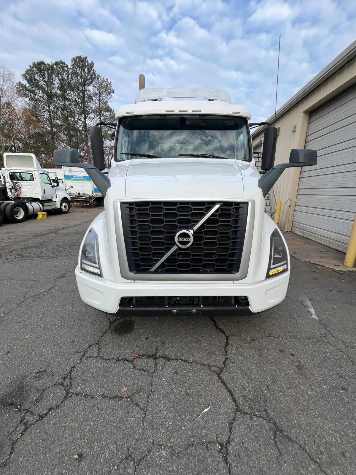 2020 Volvo VNL 860 in Ashland, VA — photo 2