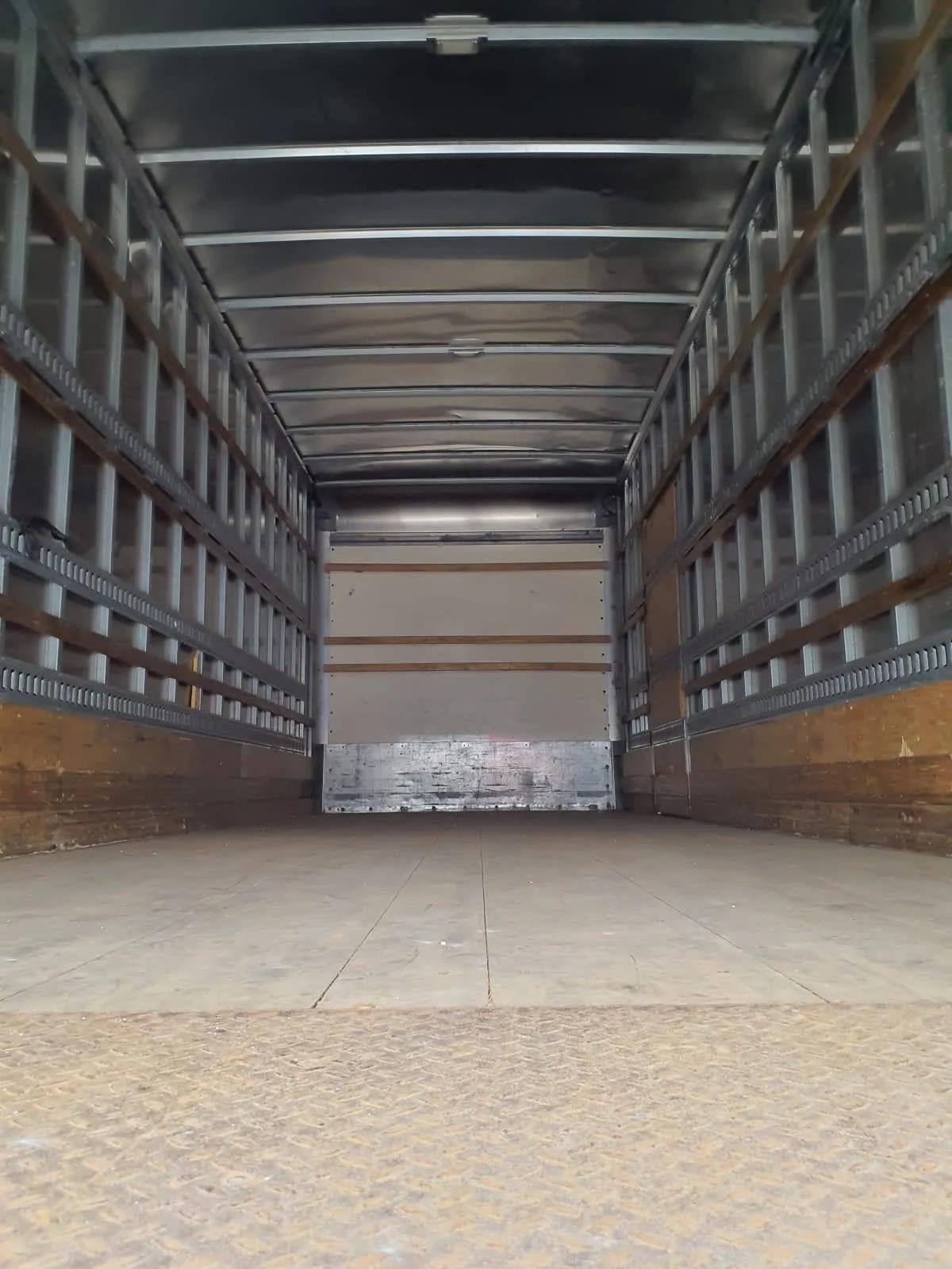 2019 Freightliner M2 106 in Oak Creek, WI — photo 8