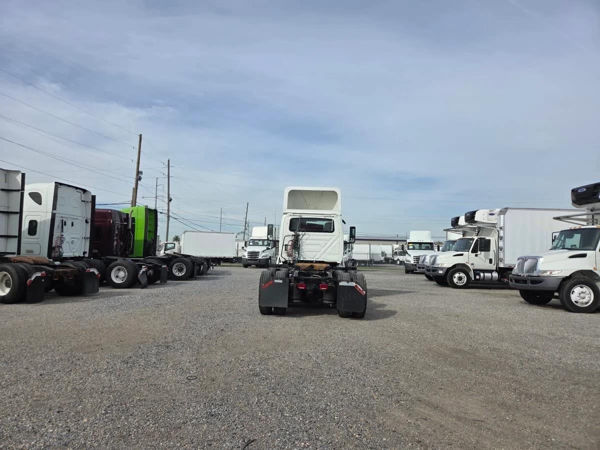 2019 International LT in St. Rose, LA — photo 5