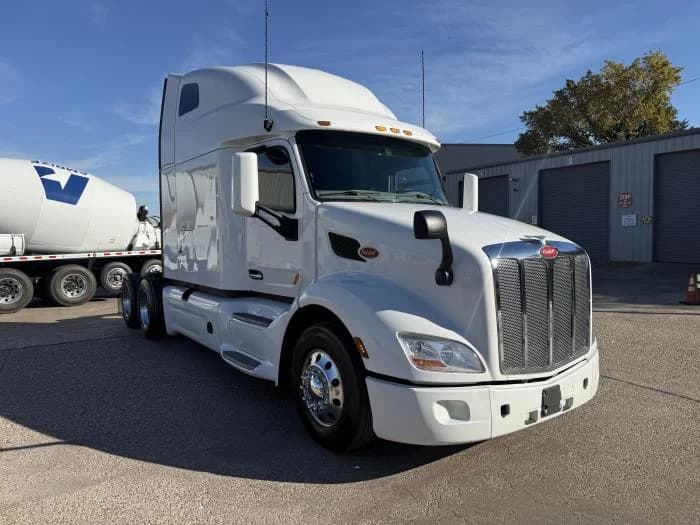 2022 Peterbilt 579 in Dallas, TX — photo 24