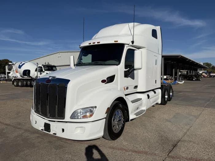 2022 Peterbilt 579 in Dallas, TX — photo 18