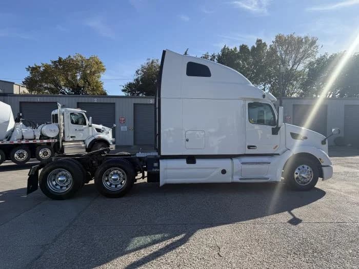 2022 Peterbilt 579 in Dallas, TX — photo 31