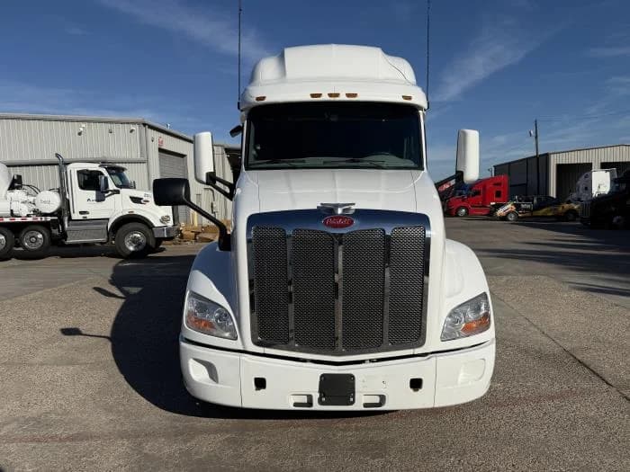 2022 Peterbilt 579 in Dallas, TX — photo 21