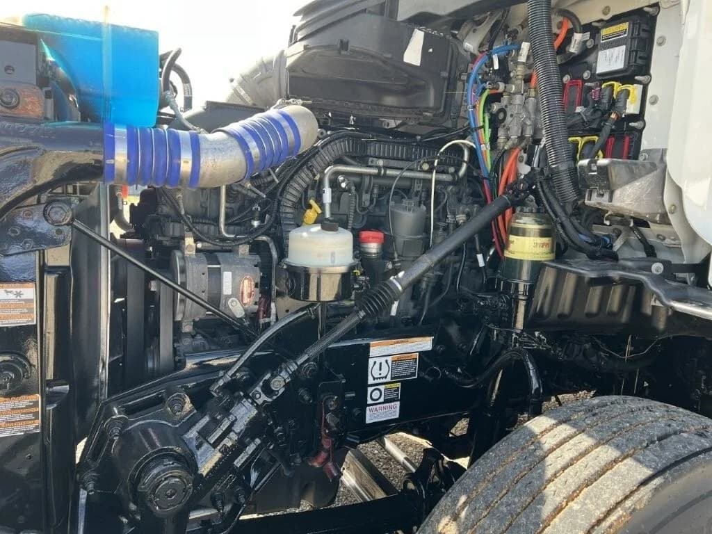 2021 Peterbilt 579 in Greensboro, NC — photo 9