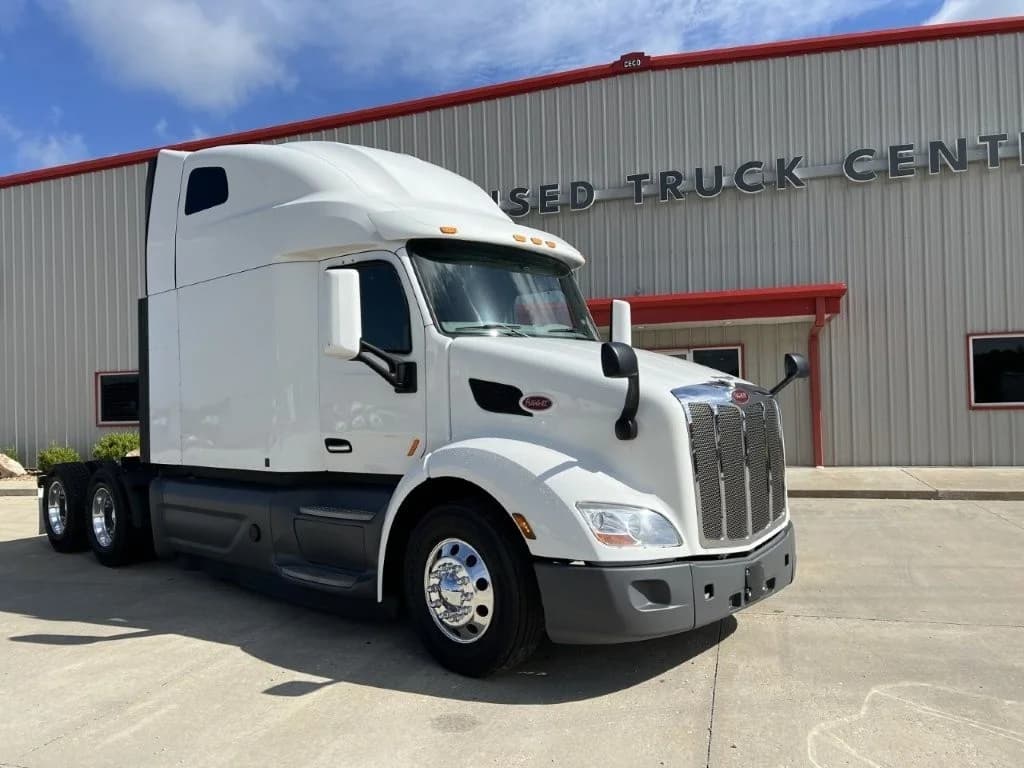 2021 Peterbilt 579 in Greensboro, NC — photo 2
