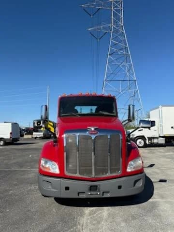 2016 Peterbilt 579 in Indianapolis, IN — photo 12