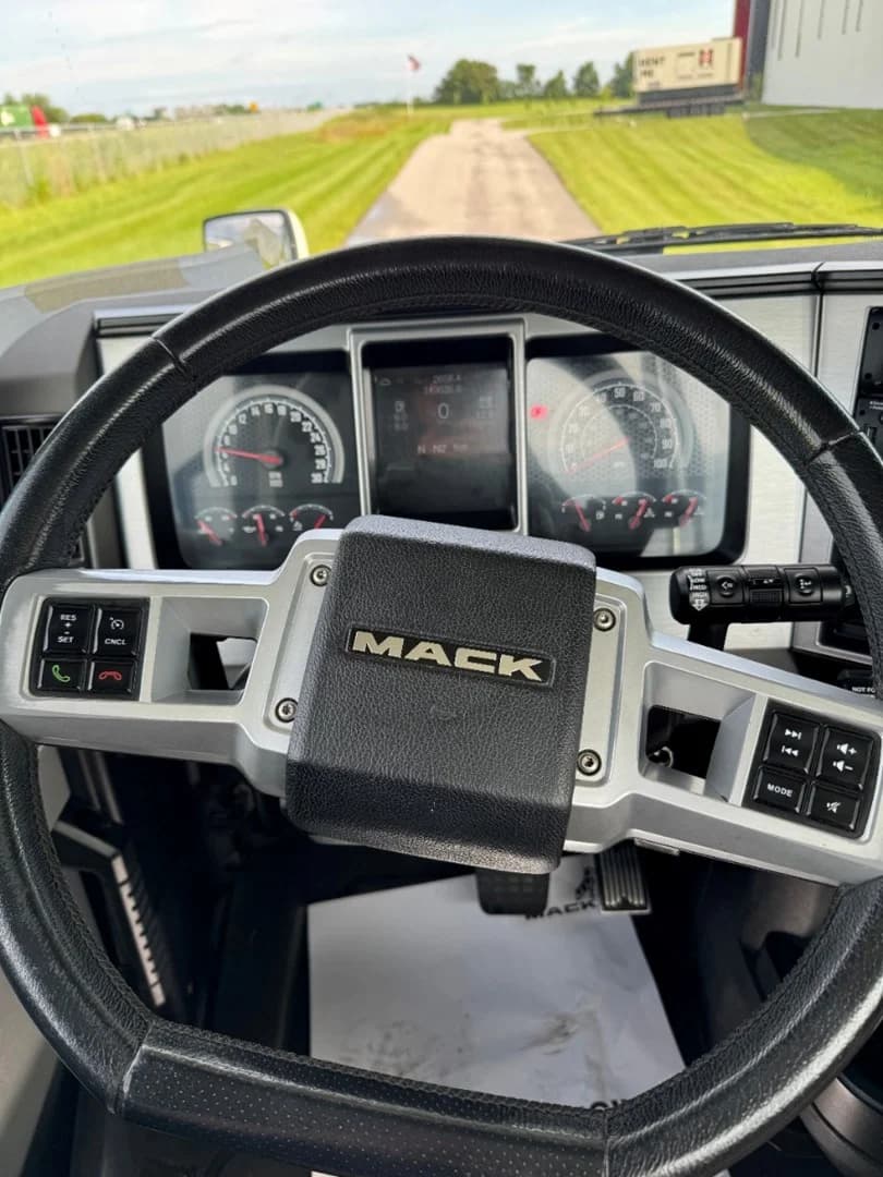 2022 Mack Anthem in Carroll, IA — photo 14