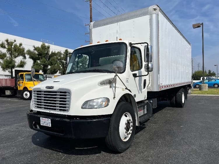 2019 Freightliner M2 106 in Fontana, CA — photo 3