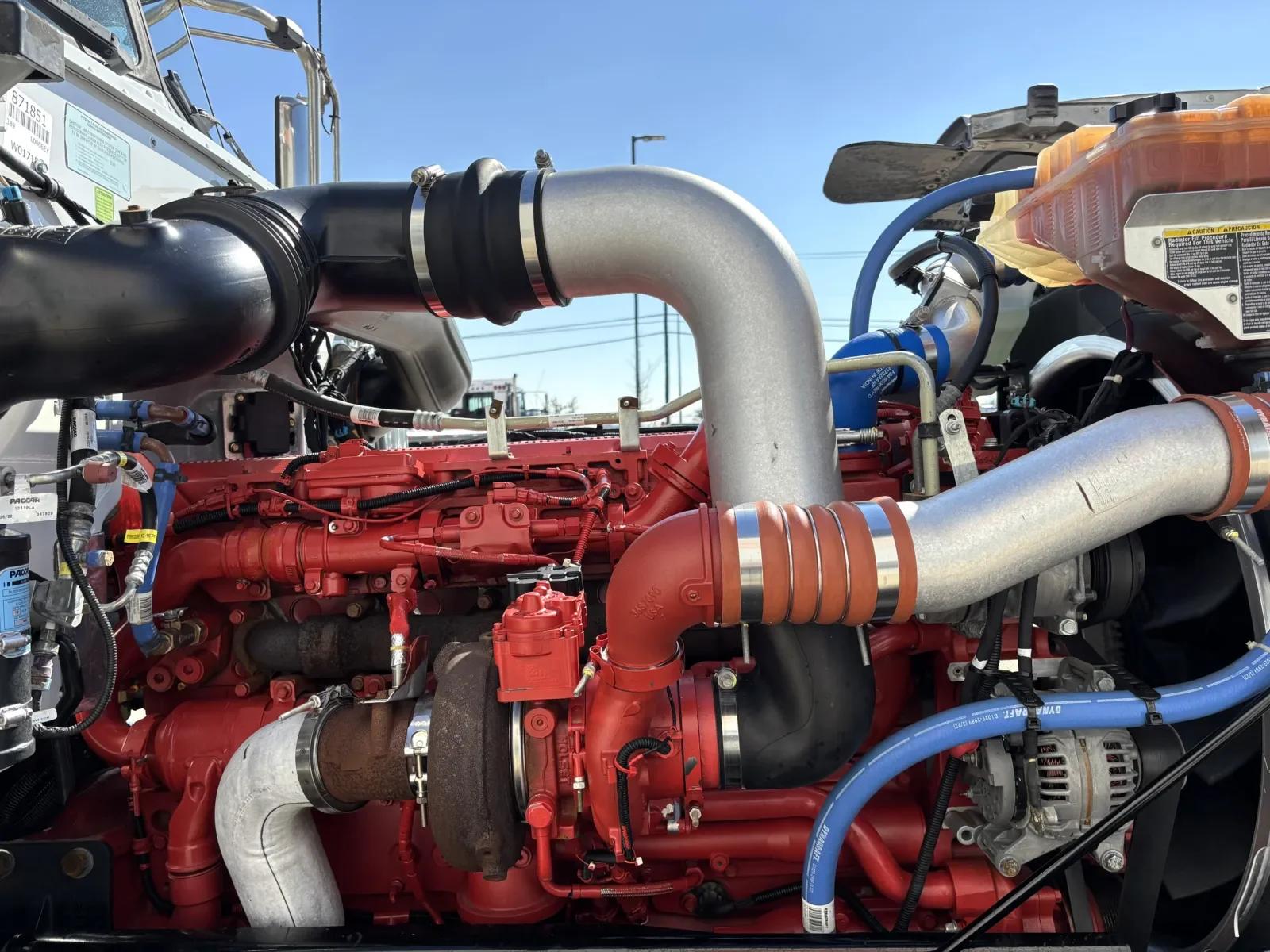 2023 Peterbilt 389 in Hutchins, TX — photo 12