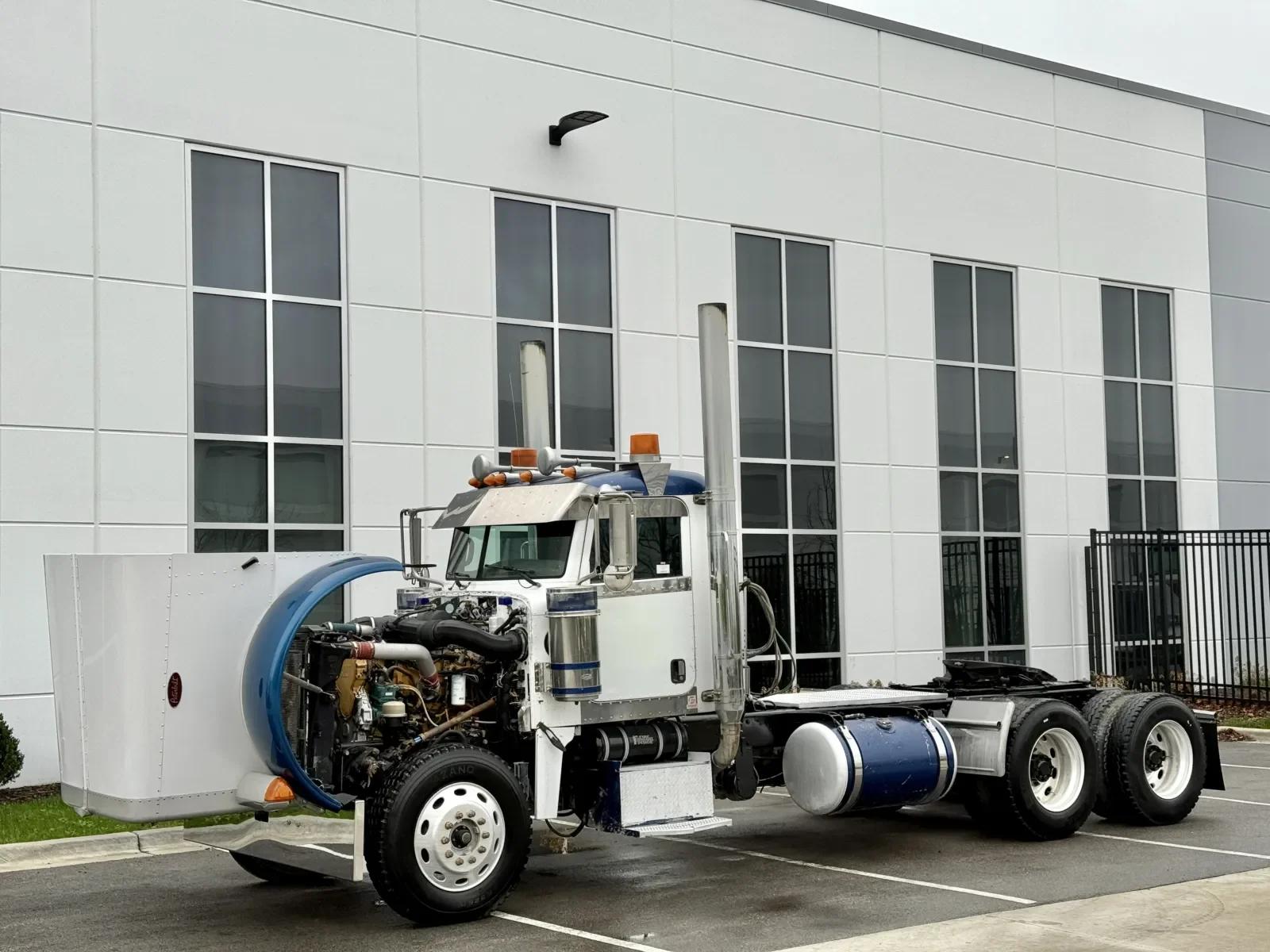 2007 Peterbilt 379 in New Lenox, IL — photo 10
