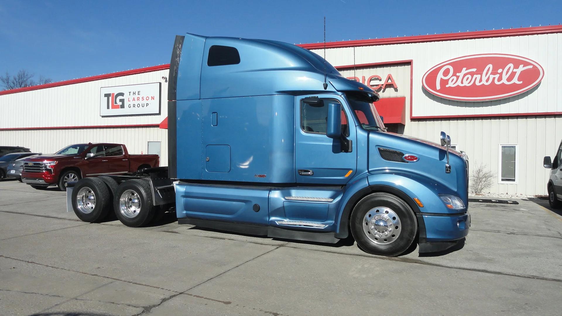 2022 Peterbilt 579 in Sikeston, MO — photo 2