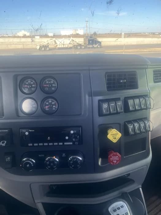 2026 Peterbilt 567 in Amarillo, TX — photo 12