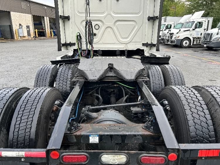 2020 Freightliner Cascadia in Chester, VA — photo 6