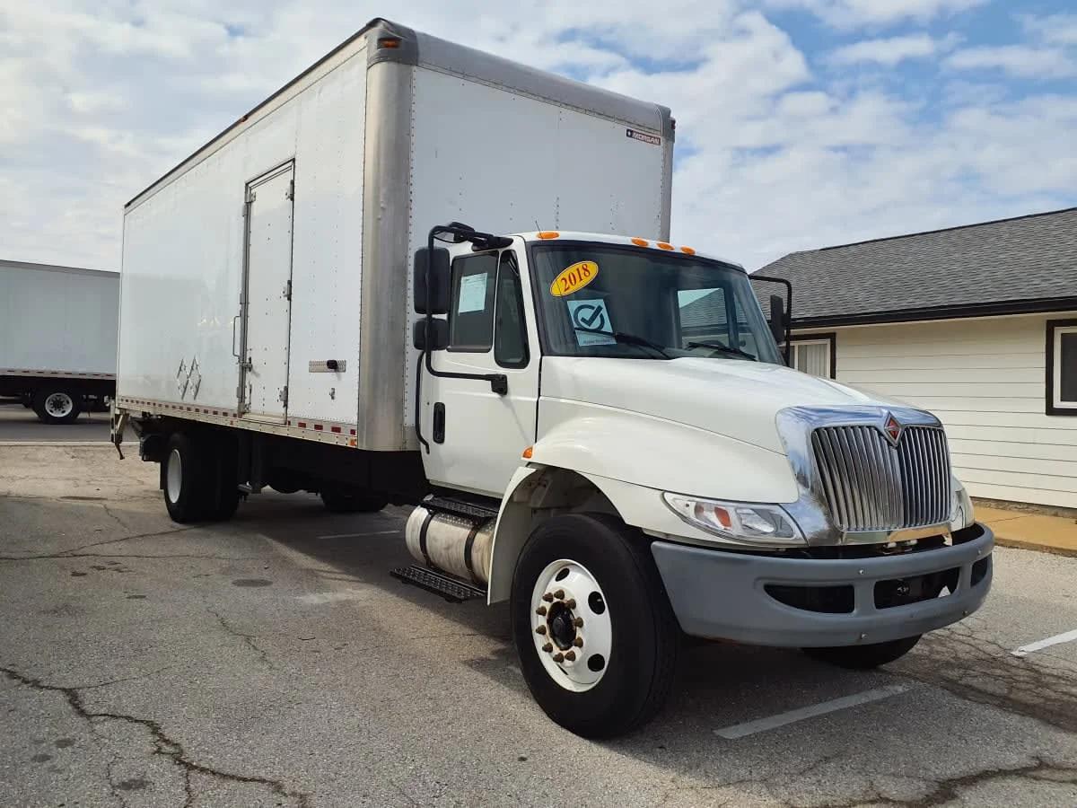 2018 International 4300 in O'fallon, MO — photo 3