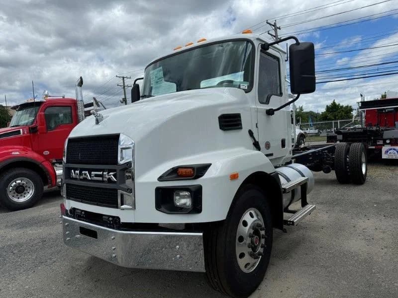 2025 Mack MD