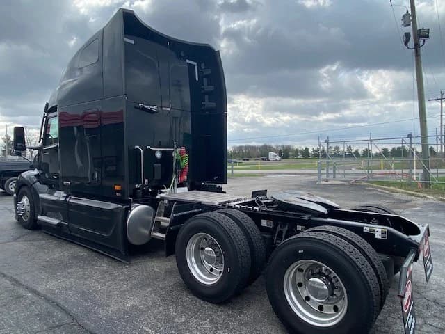 2027 Peterbilt 579 in Lima, OH — photo 4