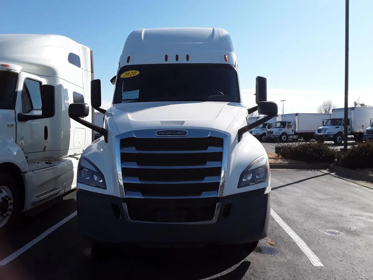 2019 Freightliner Cascadia in Altoona, IA — photo 2