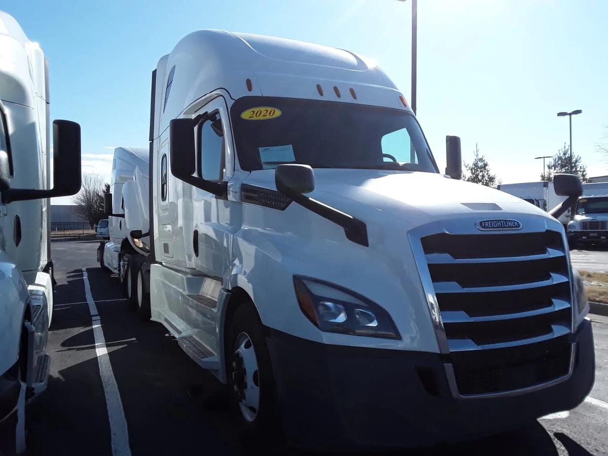 2019 Freightliner Cascadia in Altoona, IA — photo 3