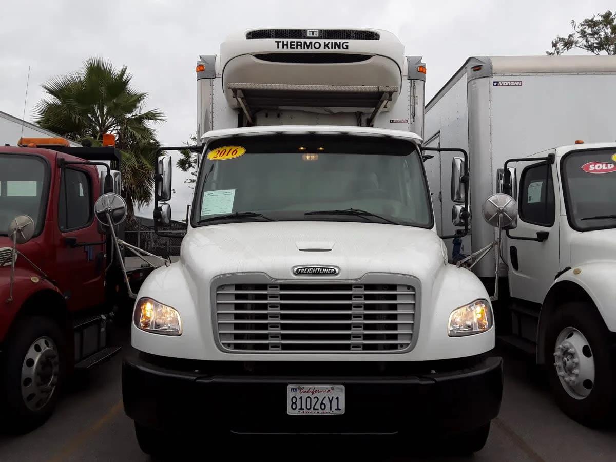 2016 Freightliner M2 106 in Montebello, CA — photo 2