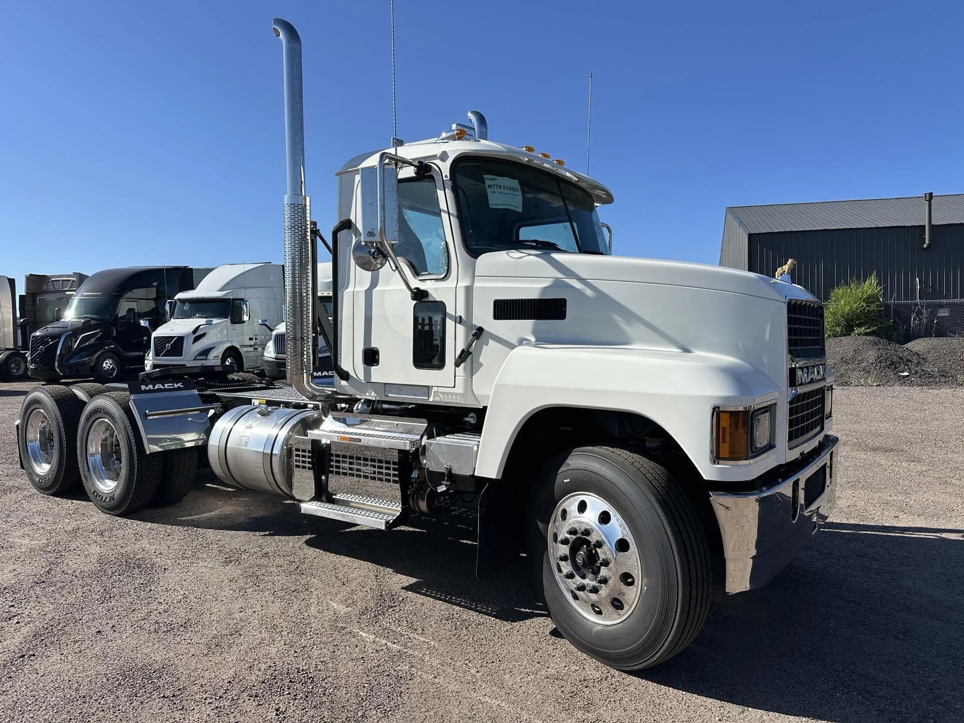2026 Mack Pinnacle in Fruita, CO — photo 2