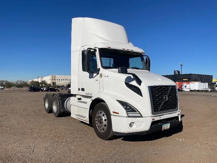 2020 Volvo VNR 640 in Phoenix, AZ