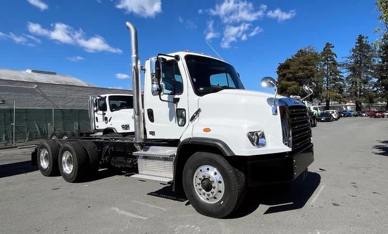 2025 Freightliner 114SD in Golden Gate