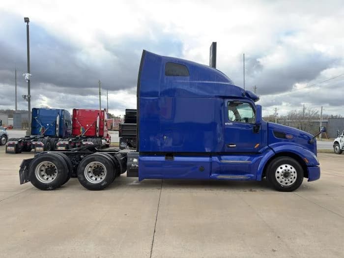 2022 Peterbilt 579 in Lowell, AR — photo 7
