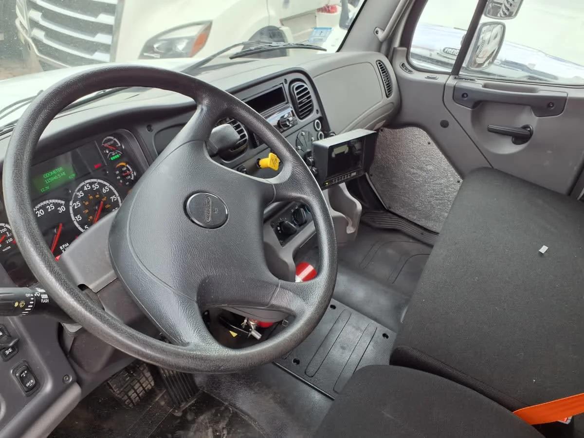 2019 Freightliner M2 106 in Warwick, RI — photo 7