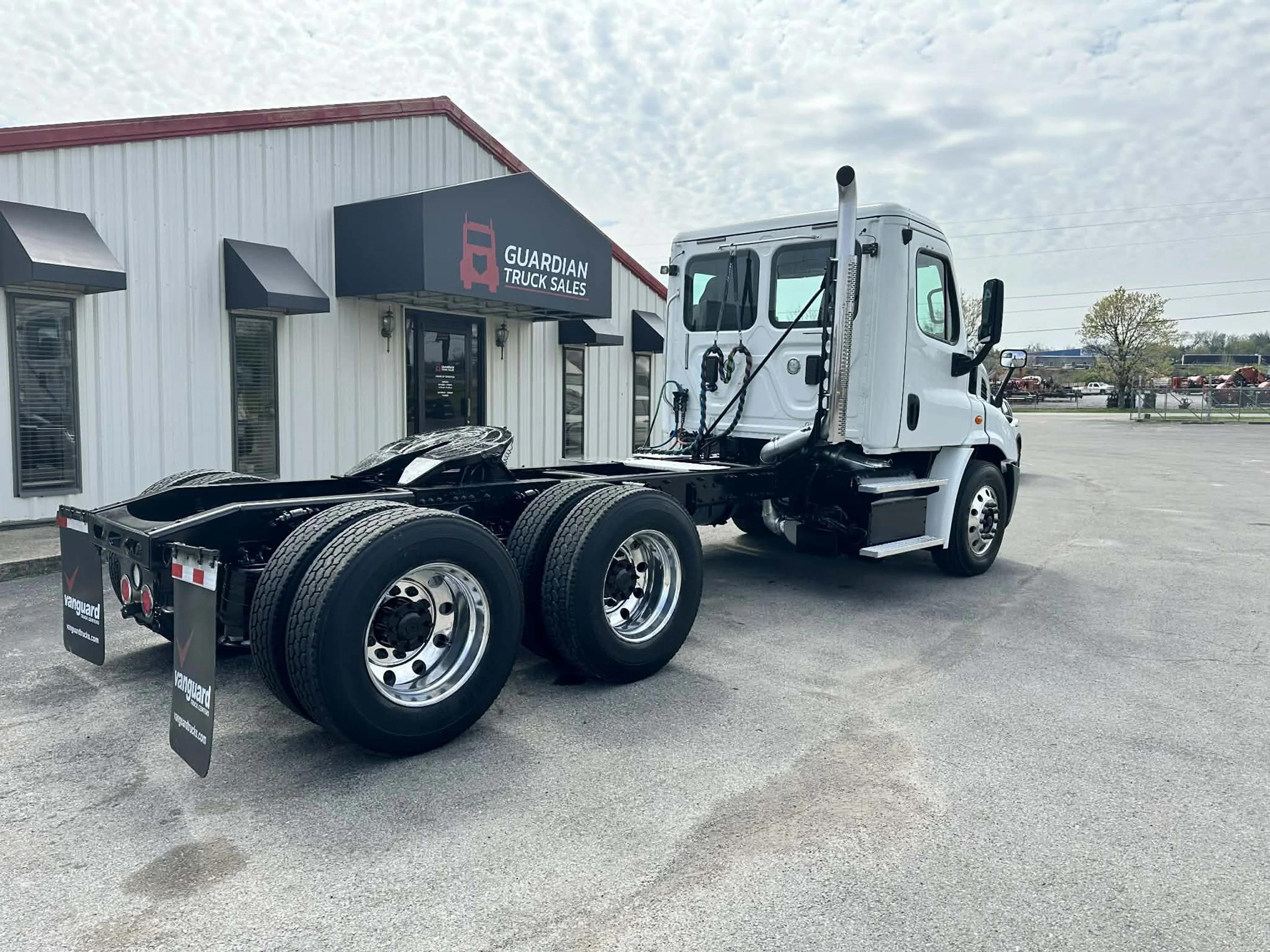 2017 Freightliner Cascadia — photo 5