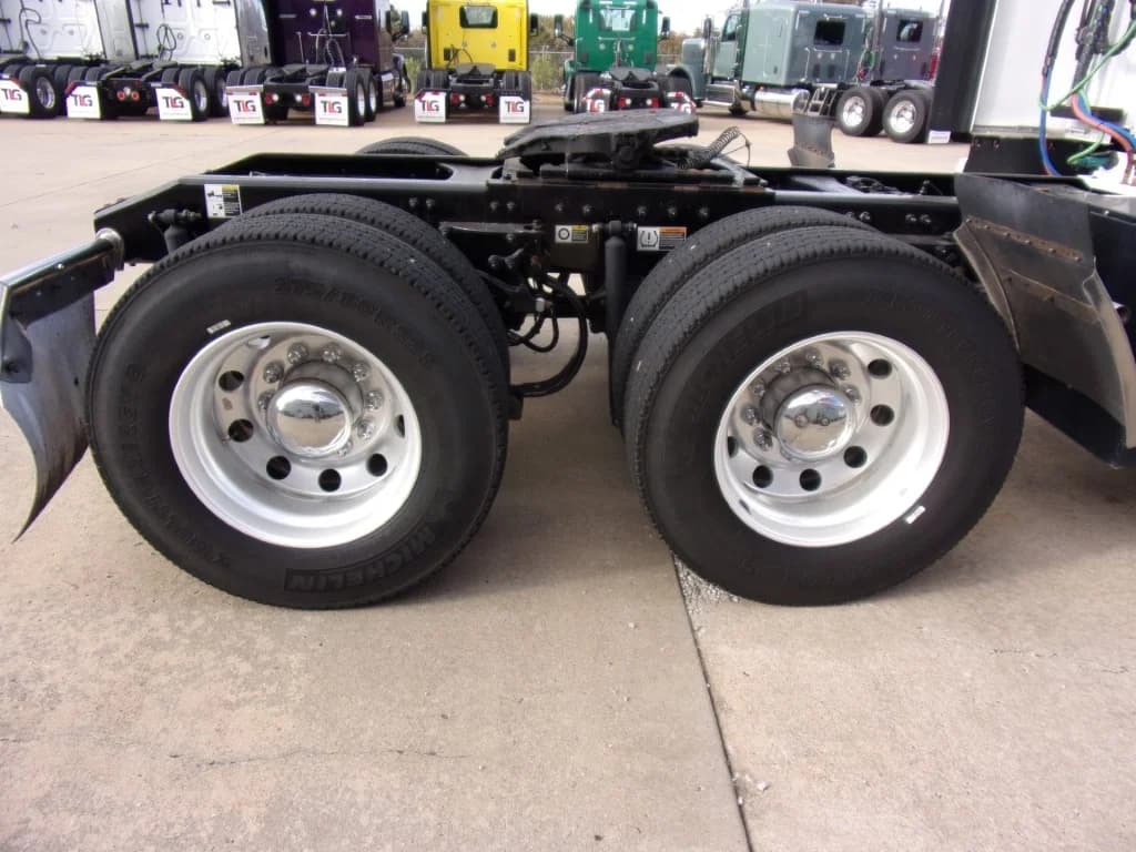 2023 Peterbilt 579 in Fort Smith, AR — photo 5