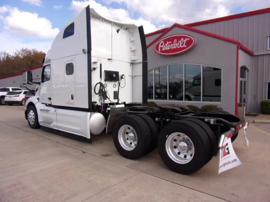 2023 Peterbilt 579 in Fort Smith, AR — photo 9