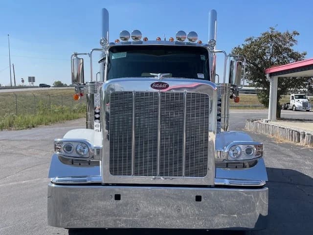 2026 Peterbilt 589 in Lima, OH — photo 3