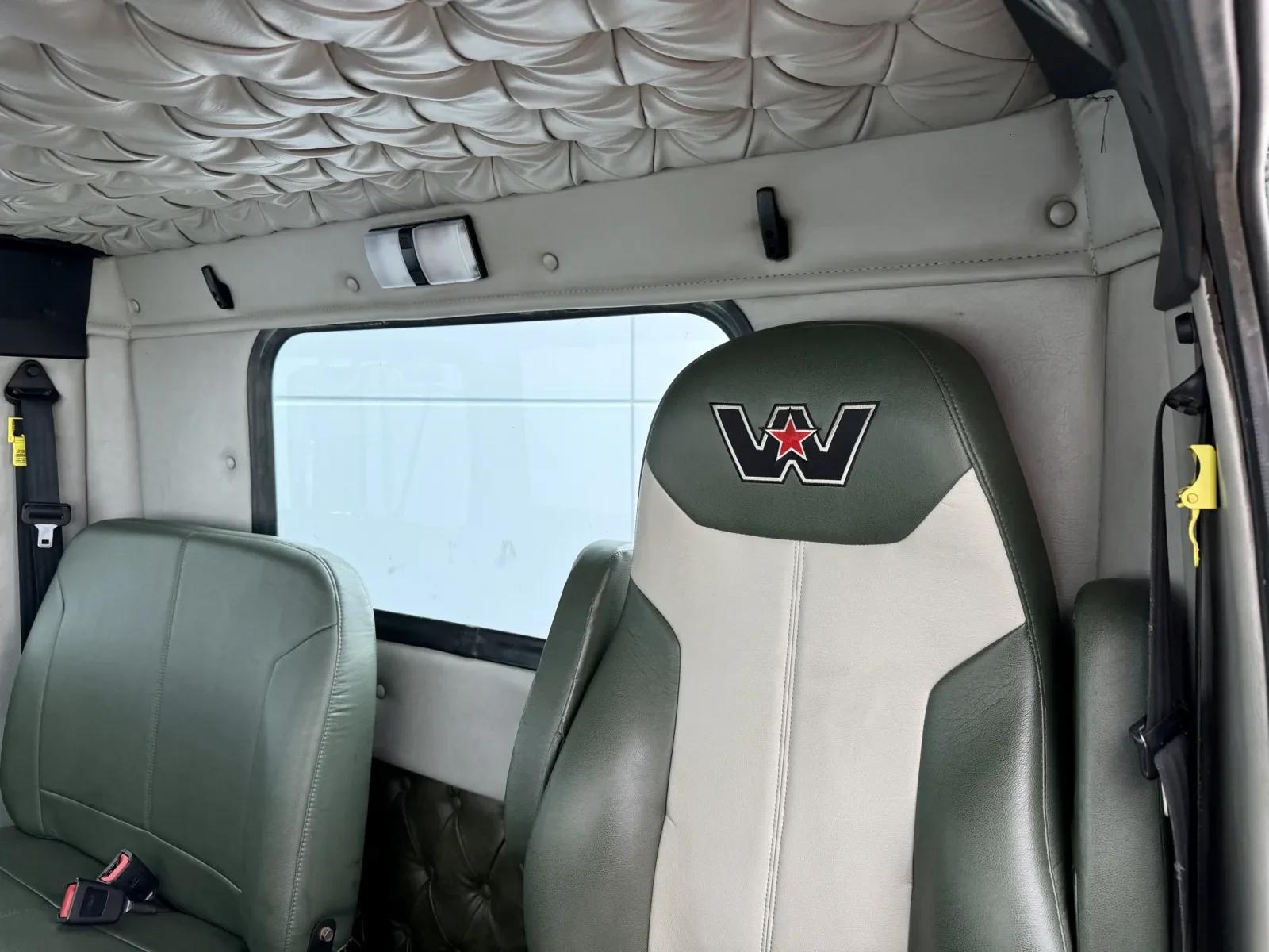 2021 Western Star 4900 in New Lenox, IL — photo 19