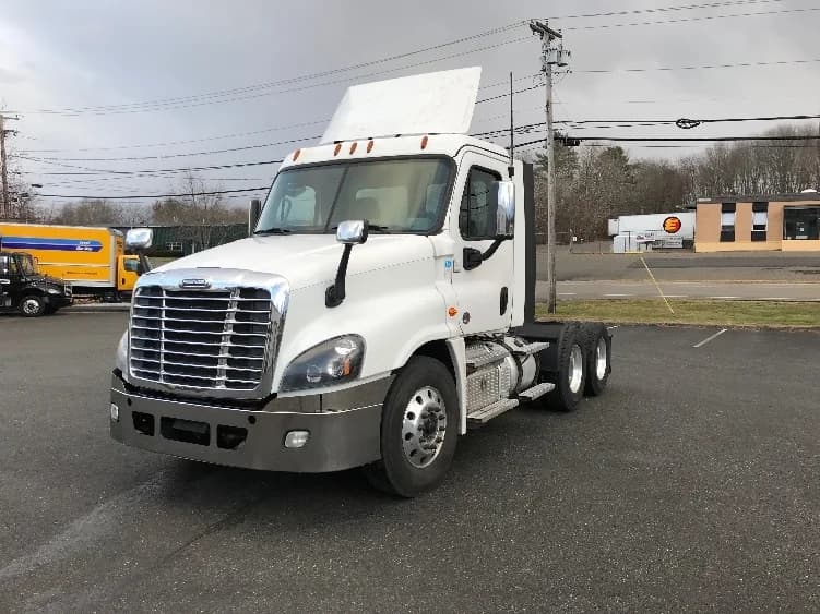 2020 Freightliner Cascadia in Londonderry, NH — photo 3