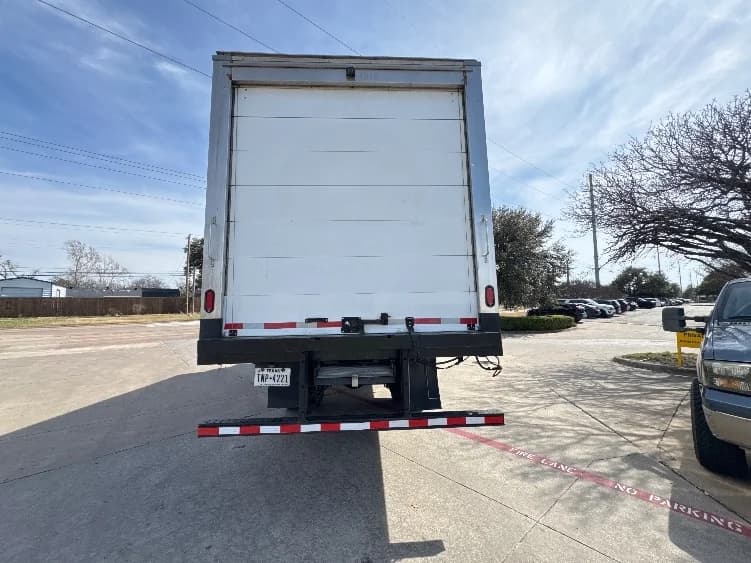 2019 Hino 268 in Garland, TX — photo 7