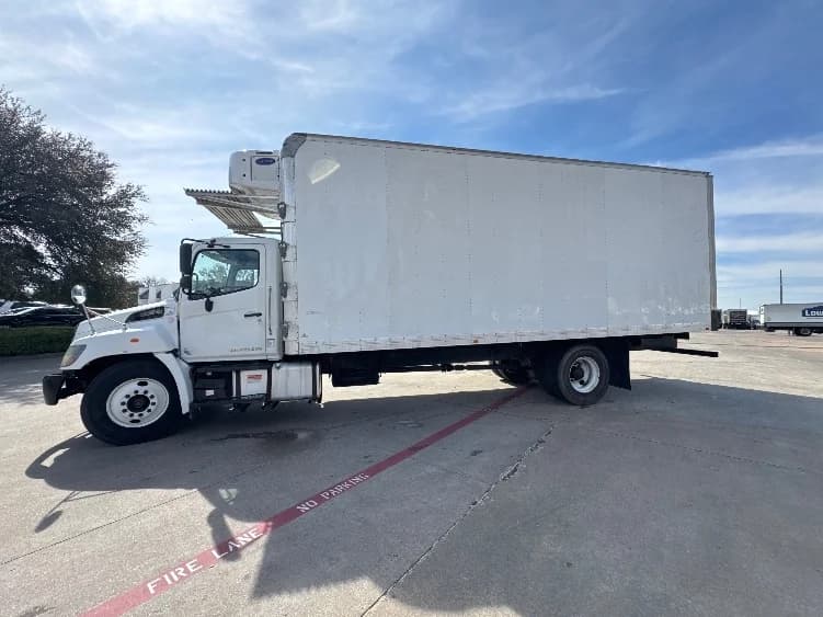 2019 Hino 268 in Garland, TX — photo 4